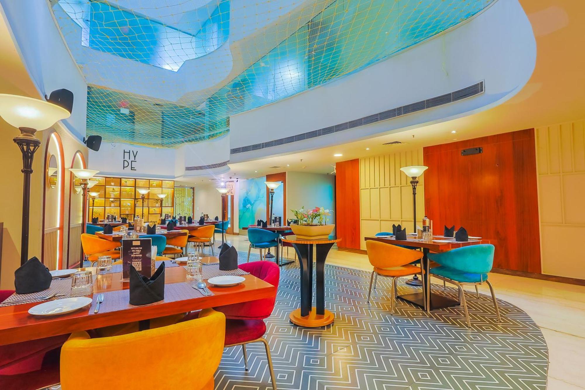 Hyphen Business Hotel Noida Bagian luar foto